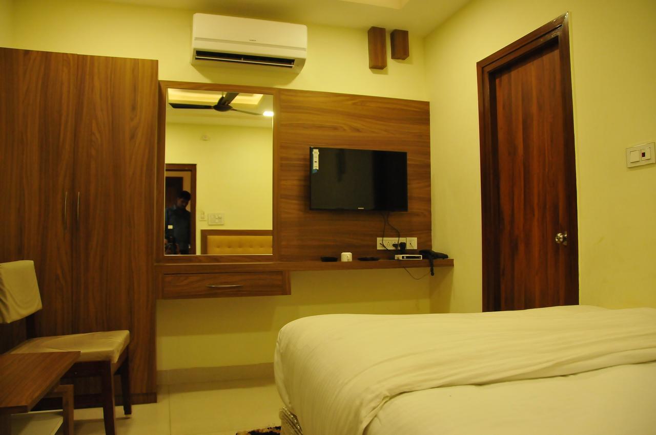 Hotel Pasupala Grand Anantapur Exterior photo
